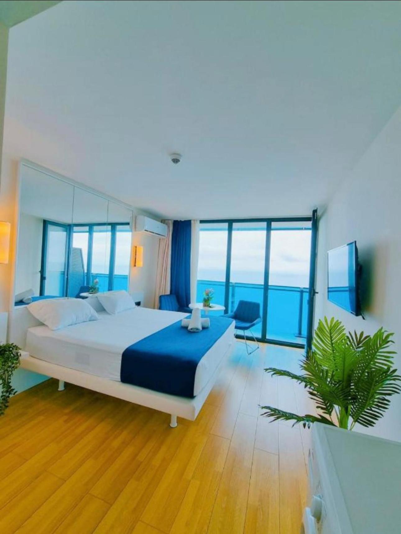 Orbi City Apartment With Sea View バトゥーミ エクステリア 写真