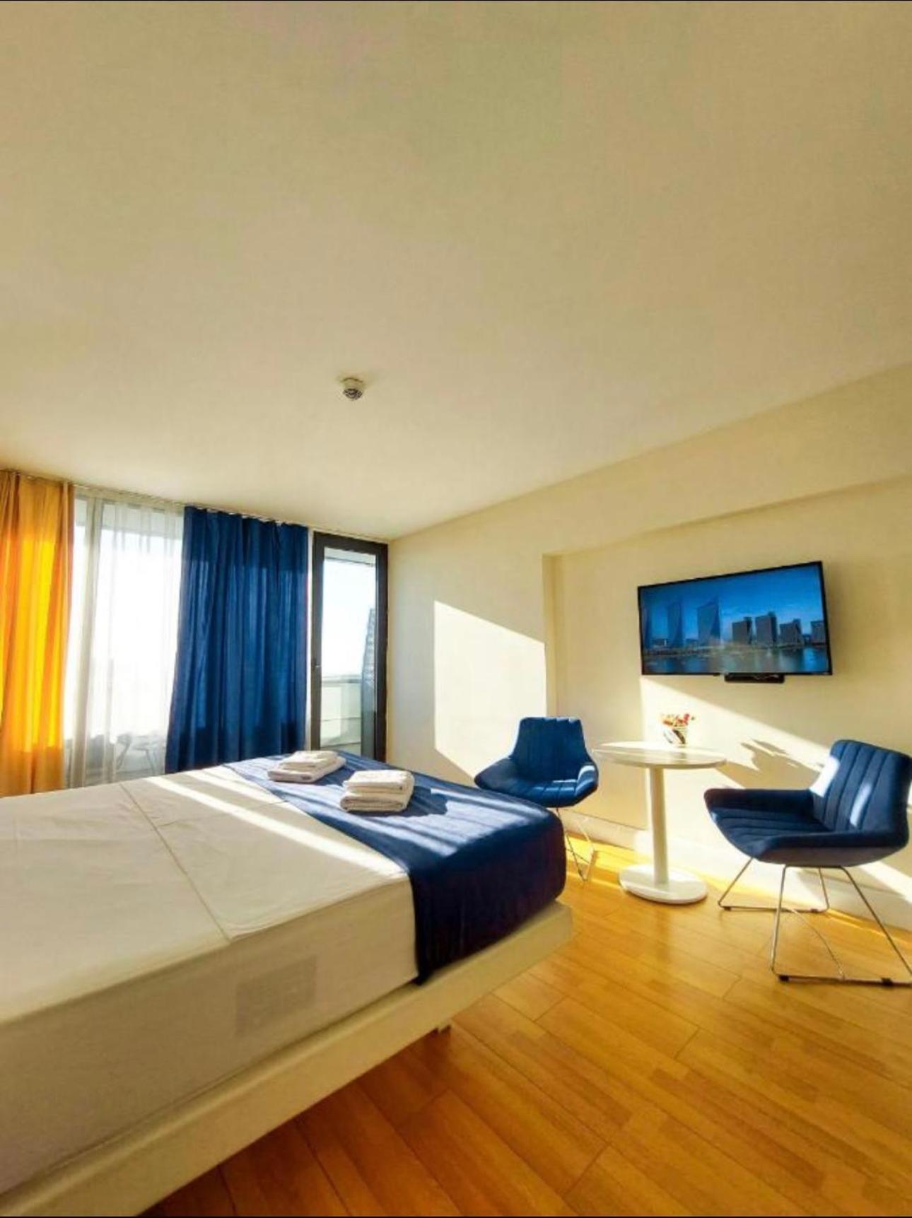 Orbi City Apartment With Sea View バトゥーミ エクステリア 写真