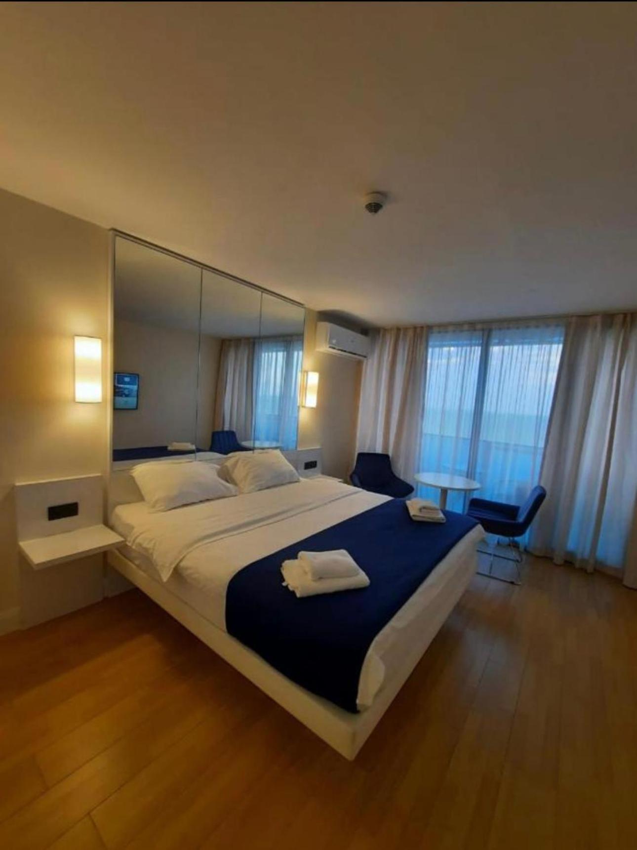 Orbi City Apartment With Sea View バトゥーミ エクステリア 写真