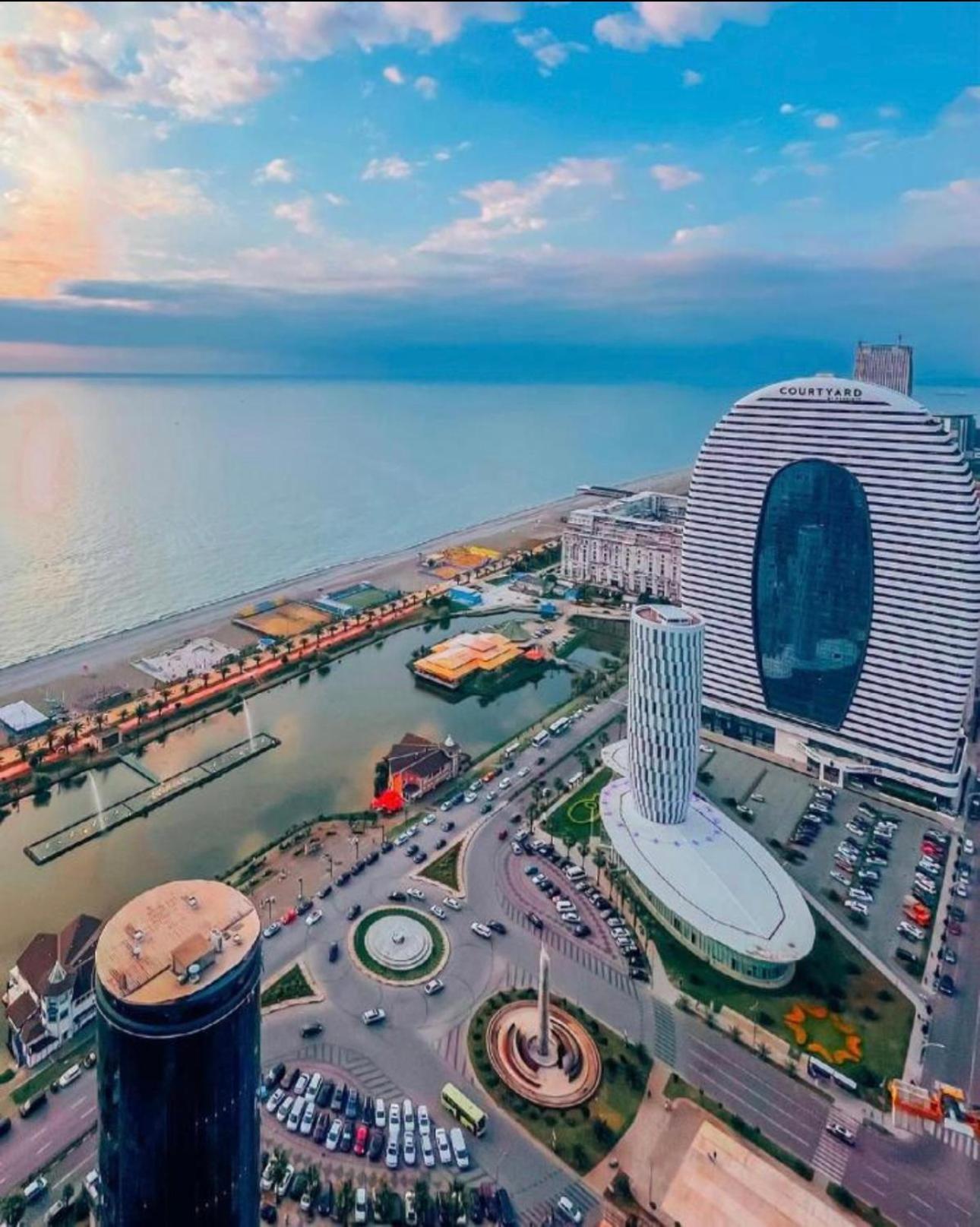 Orbi City Apartment With Sea View バトゥーミ エクステリア 写真