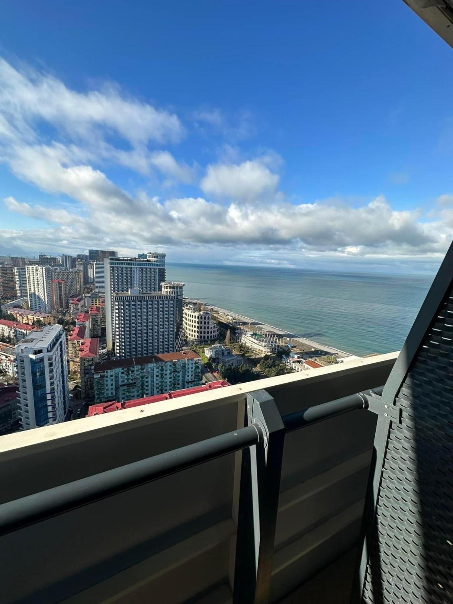 Orbi City Apartment With Sea View バトゥーミ エクステリア 写真