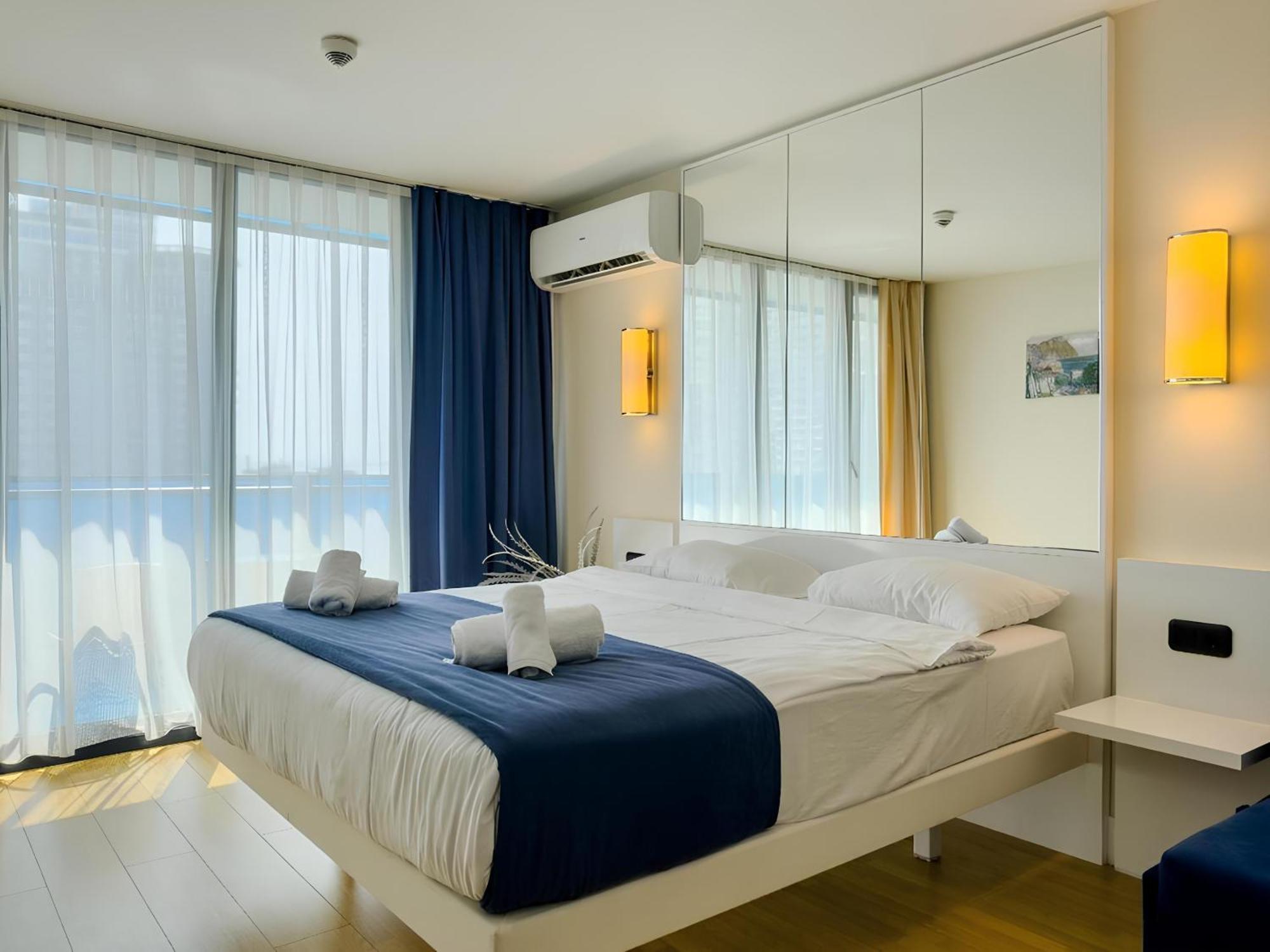 Orbi City Apartment With Sea View バトゥーミ エクステリア 写真