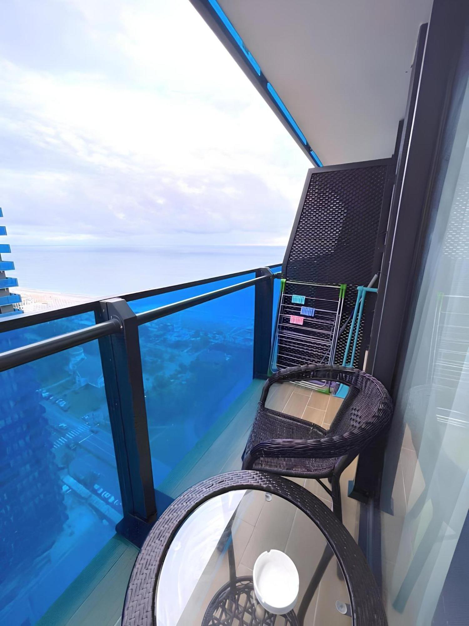 Orbi City Apartment With Sea View バトゥーミ エクステリア 写真
